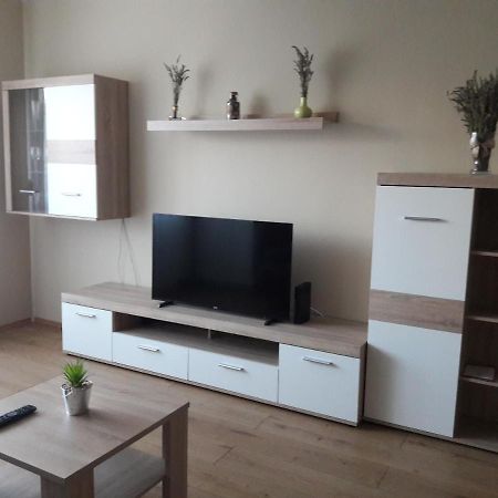 Studio+19 Apartman Kazincbarcika Luaran gambar